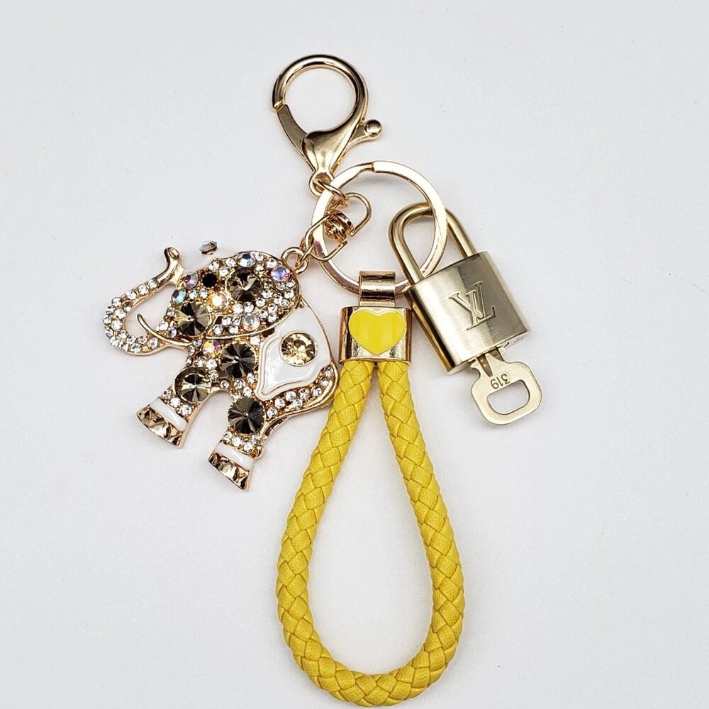 LV Authentic Gold Padlock 🔒 Key Set w/ Unbranded Elephant Keychain Charm